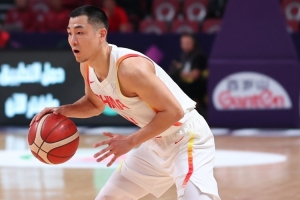 全场撕咬式防守+关键三分！苏群：高诗岩就是中国贝弗利