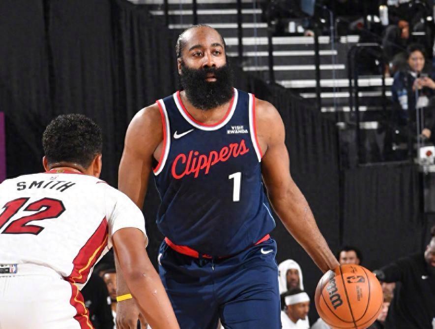 轰30+3+3!谁让快船交易我,鲍威尔赛后把话挑明,但他也担心哈登