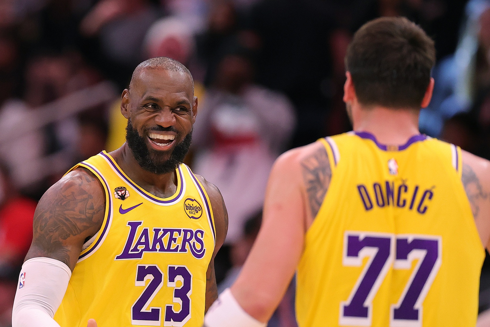 pg平台-41岁14中13！球权使用率生涯新低&amp;防守拉满 老詹复出后湖人真滴强