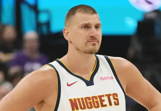 pg中国登录入口-约基奇半场投篮4中3，罚球5中4得到10分6篮板7助攻2抢断