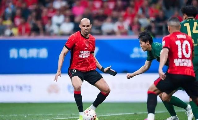 中超｜米特里策缺席4轮，浙江队3负1平1球不进